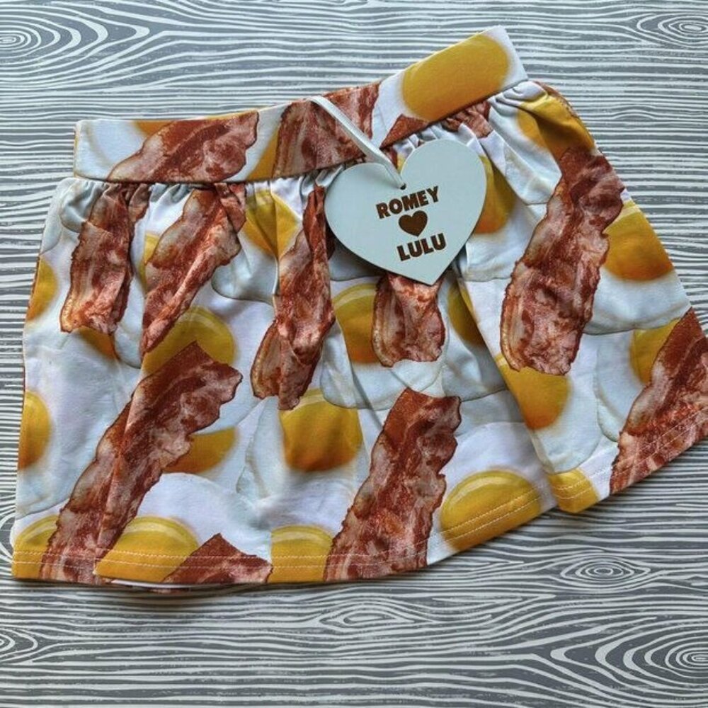 Romey Loves Lulu bacon + eggs skirt 8 NWT
